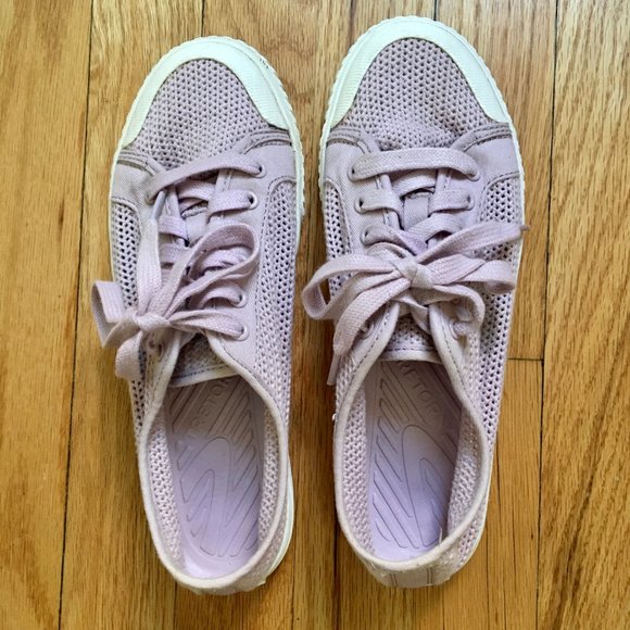 Pretty purple Tretorns, net upper - Picture 2 of 7